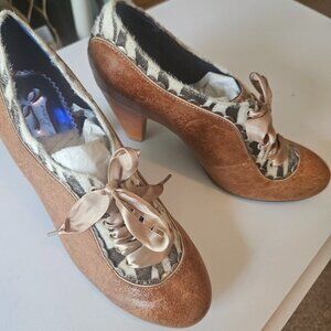 Poetic Licence Ribbon Tied Oxford